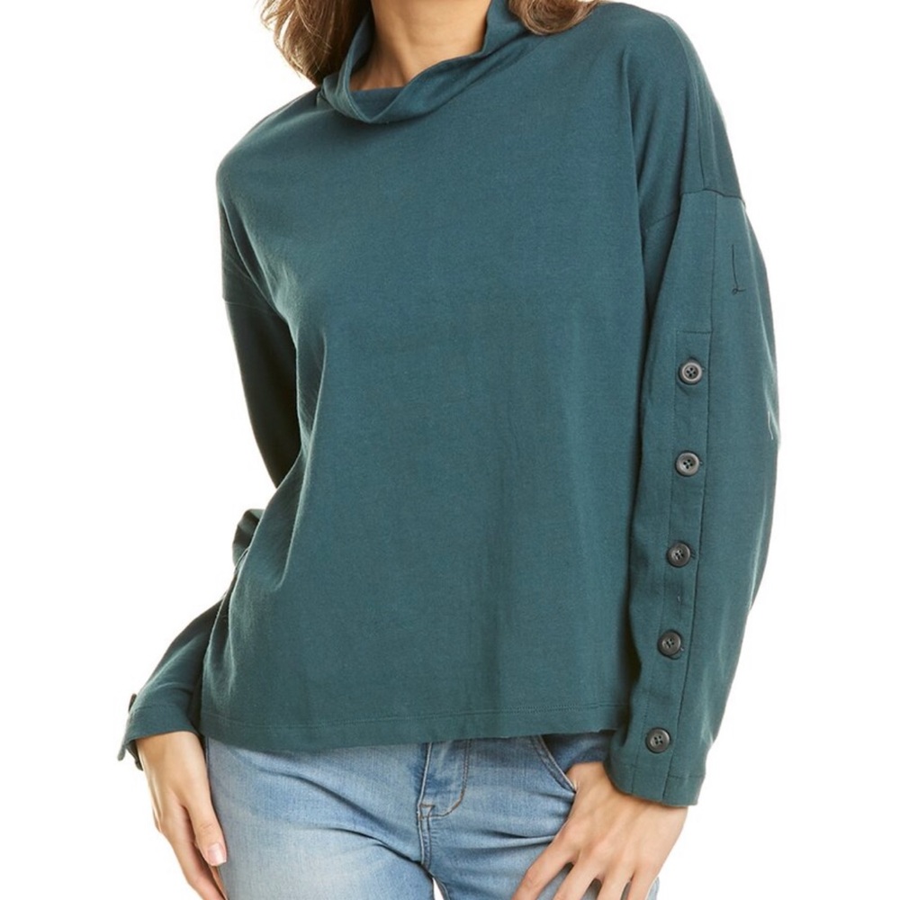 Madewell Button-Sleeve Turtle Neck in Green.